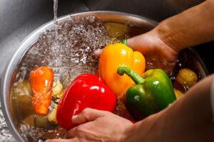 Como higienizar os alimentos corretamente